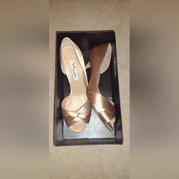 Nina Kitten Heels - Picture 2 of 3